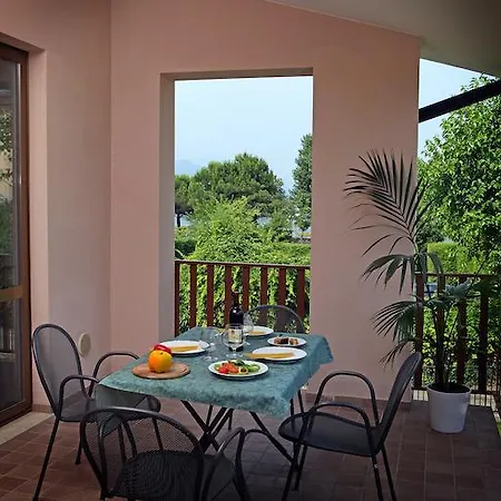 Ξενοδοχείο με διαμερίσματα Garden Tourist 2*